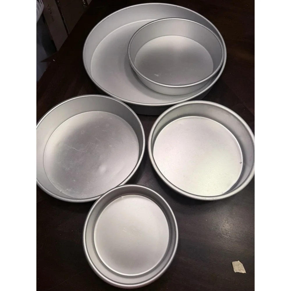 Set A Five Wilton Performance Round Cake Pans 6 in 8.5 in 9.5 14
